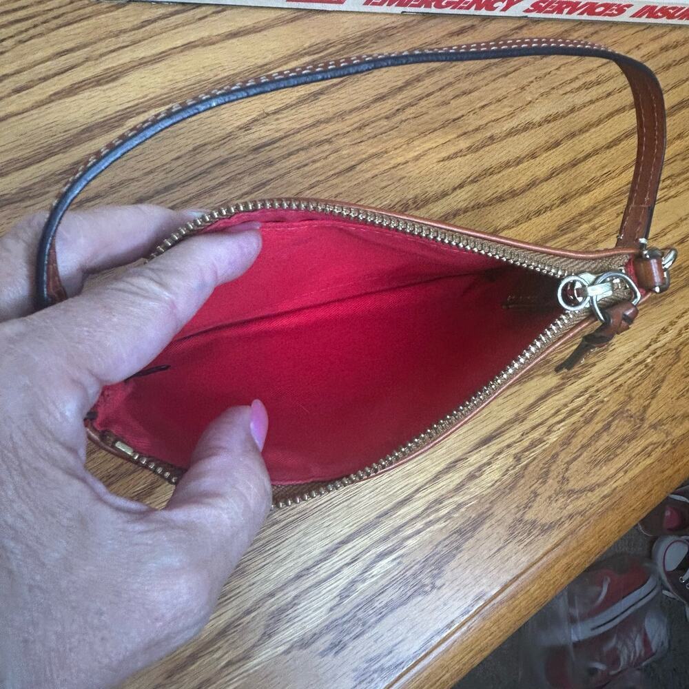 Dooney & Bourke Wallet Bag Width 9 inches Classic - Picture 3 of 6